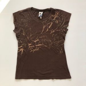Very Comfortable and Soft Floral Graphic Tee Shirt